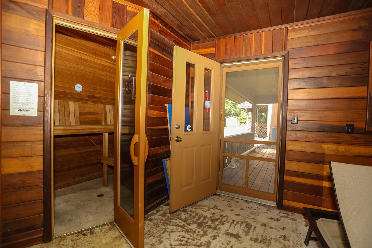 The Lodge At Beaver Lake Bed And Breakfast Rogers Buitenkant foto