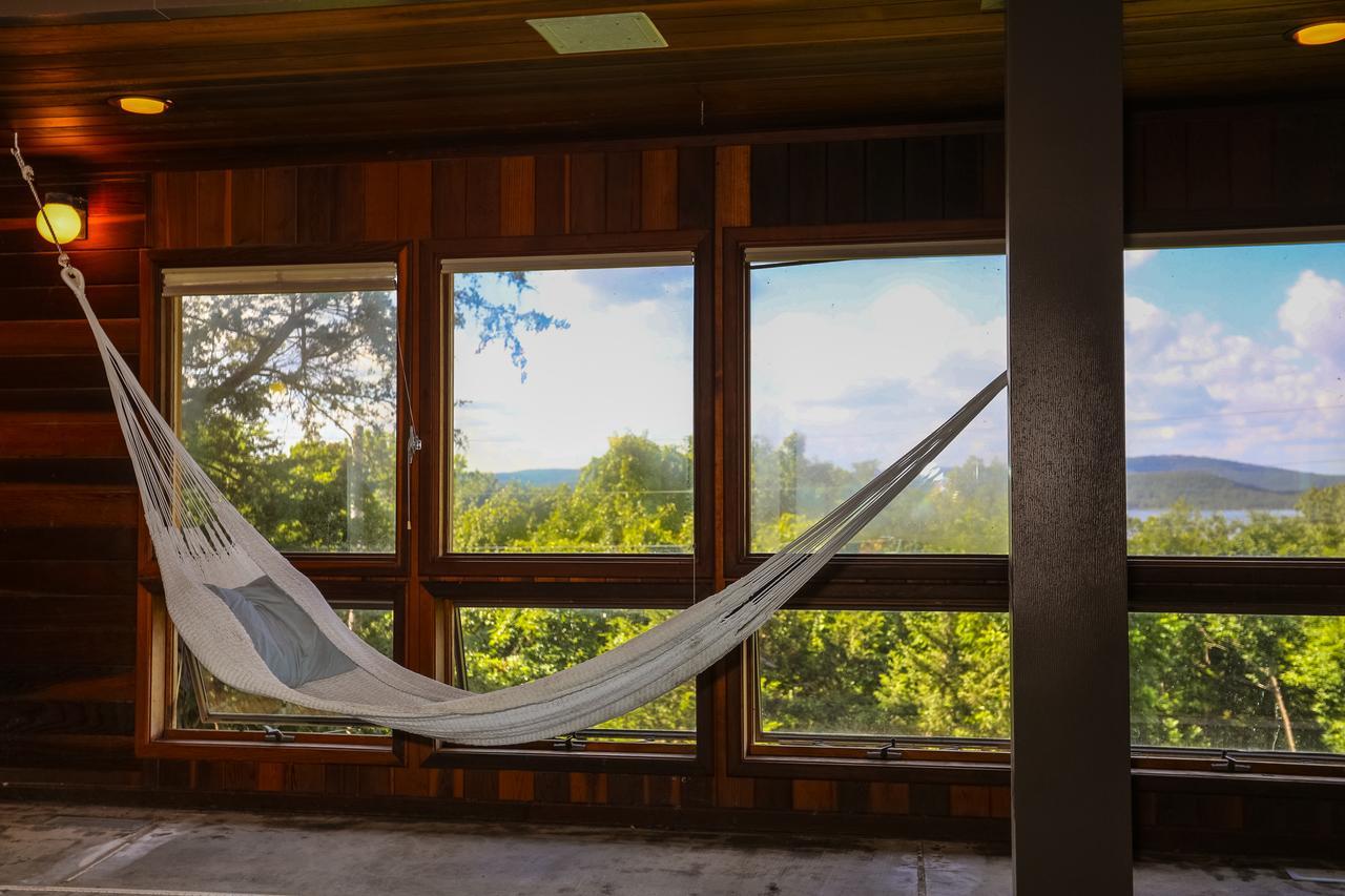 The Lodge At Beaver Lake Bed And Breakfast Rogers Buitenkant foto